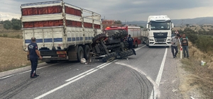 Manisa'da kamyonla çarpışan traktörün sürücüsü yaralandı