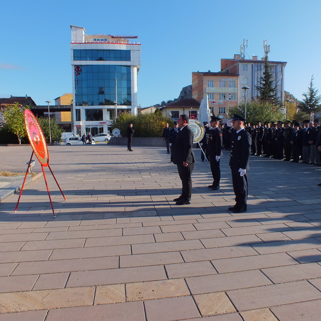 Büyük Önder Atatürk'ü anıyoruz