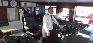 Çanakkale Boğazı'ndaki gemiler Büyük Önder Atatürk'ü andı