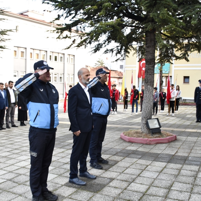 Büyük Önder Atatürk'ü anıyoruz