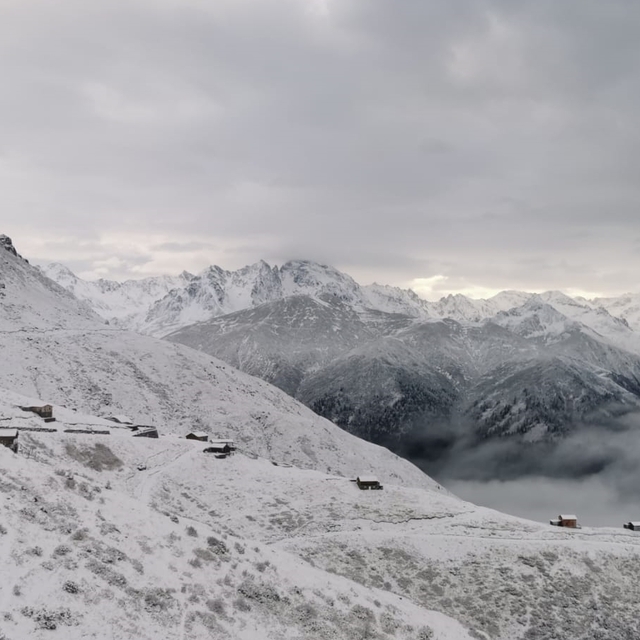 Rize'nin yüksek kesimleri beyaza büründü