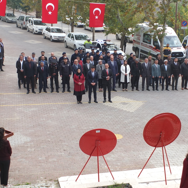 Büyük Önder Atatürk'ü anıyoruz