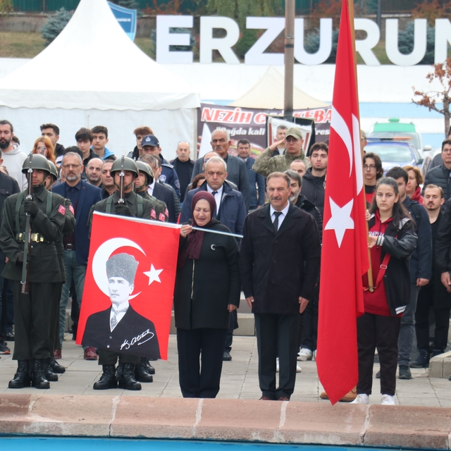 Büyük Önder Atatürk'ü anıyoruz