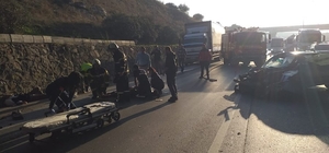 Otomobil, TIR´a çarptı: 1´i ağır 3 yaralı