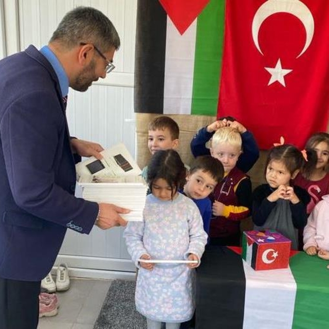 Kahramanmaraş'ta afetzede minik Kur'an kursu öğrencilerinden Filistin'e des...