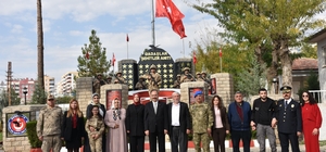 Siirt'te helikopter kazasında şehit olan 17 asker anıldı