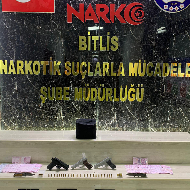 Bitlis'te uyuşturucu operasyonunda 4 şüpheli yakalandı