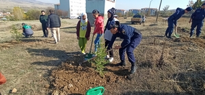 Milli Ağaçlandırma Günü'nde Yeşilyurt'ta 111 fidan dikildi