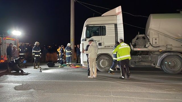 Eskişehir'de çimento tankerinin altında kalan kişi öldü