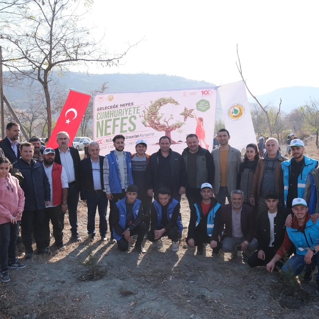 Turhal'da Milli Ağaçlandırma Günü'nde fidanlar toprakla buluşturuldu