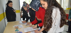 Sındırgı'da arıcılık mesleği ile ilgili kadınlara eğitim verildi