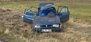 Afyonkarahisar'da tarlaya devrilen otomobildeki 6 kişi yaralandı 