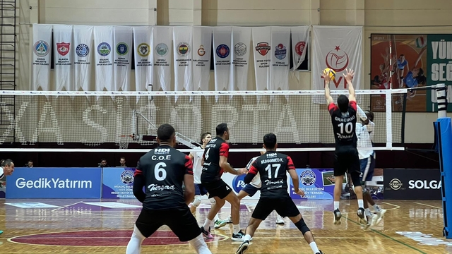 Voleybol: AXA Sigorta Efeler Ligi