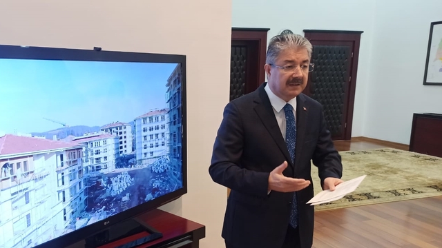 Osmaniye Valisi Yılmaz'dan deprem konutları yapımının yavaş ilerlediği iddiasına ilişkin açıklama: