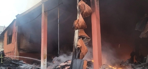 Antalya'da soğuk hava deposunda çıkan yangın söndürüldü