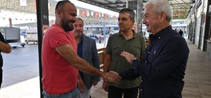 Finike Belediye Başkanı Geyikçi toptancı halini ziyaret etti