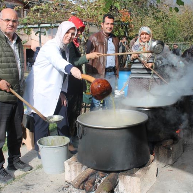 Coğrafi işaretli Şeker Kamışı Pekmezi'nin üretimine başlandı