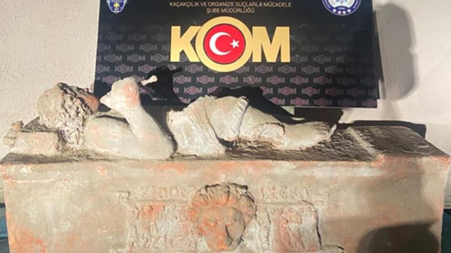 Eski Roma dönemine ait 1,5 metrelik lahit ele geçirildi