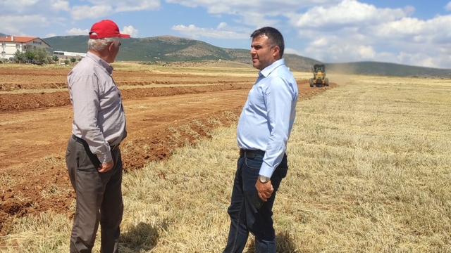 Yağmur çiftçinin yüzünü güldürdü