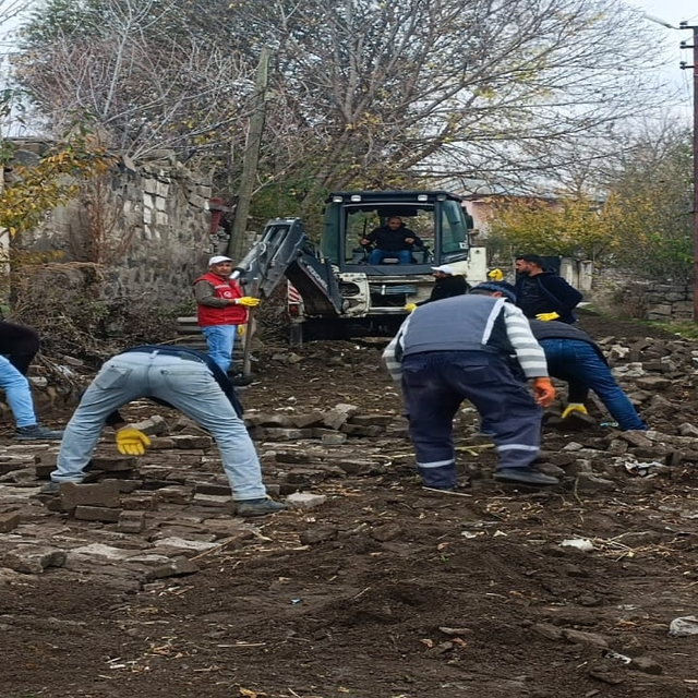 Bulanık'ta 95 bin metrekare kilitli parke taşı döşendi