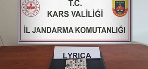 Kars'ta uyuşturucu hapla yakalanan sürücü gözaltına alındı