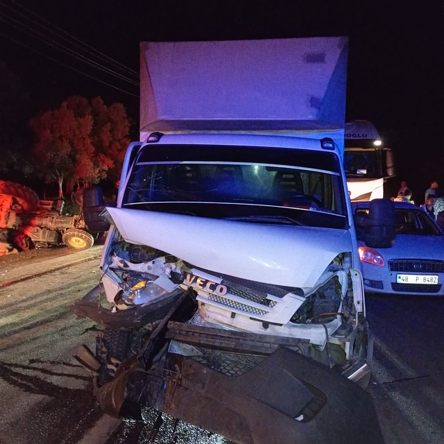 Aydın'daki zincirleme trafik kazasında 3 kişi yaralandı