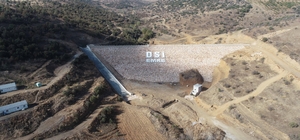 Kula'da inşası tamamlanan Emre Barajı, su tutmaya başladı