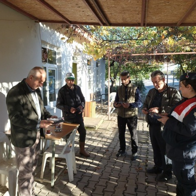 Edirne'de jandarma ekipleri KADES uygulamasını anlattı