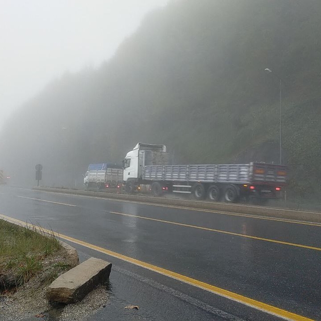 Bolu Dağı'nda sağanak ve sis etkili oluyor