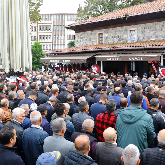 Kalp krizi sonucu vefat eden CHP Fındıklı İlçe Başkanı Kadıoğlu son yolculu...