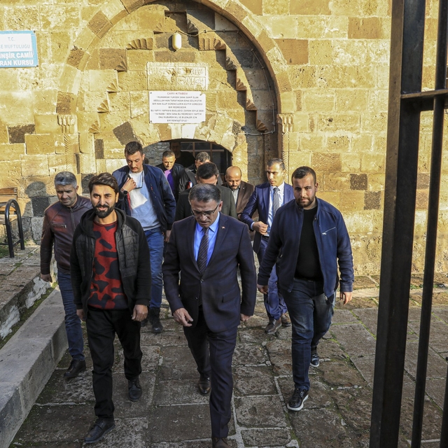 Van'daki tarihi camilerde başlatılan restorasyon çalışmaları devam ediyor