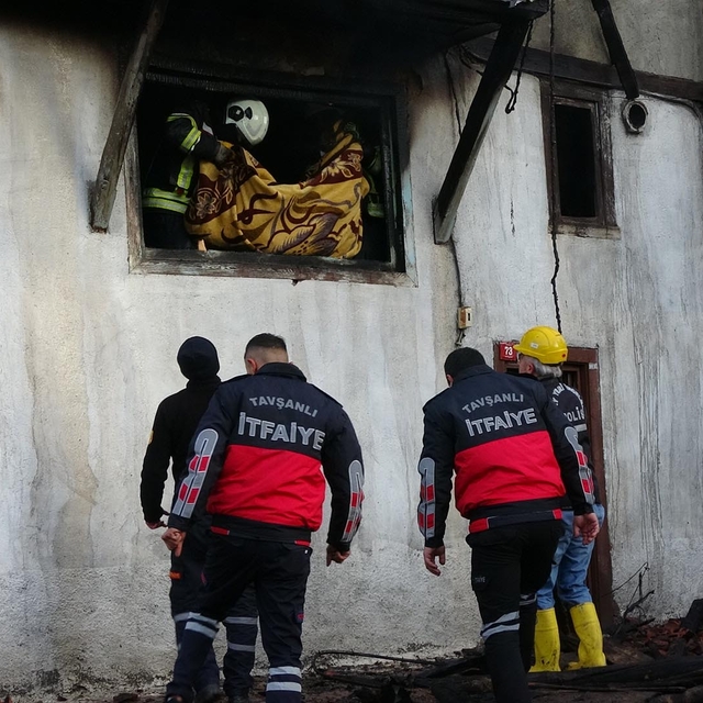 Kütahya'da ev yangını; 1 ölü