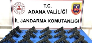 Adana'da ruhsatsız 17 tabanca ve av tüfeği ele geçirildi