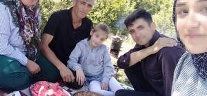 Kocasını uyurken bıçaklayıp öldürdü, kendi babasını boğmaya kalkıştı