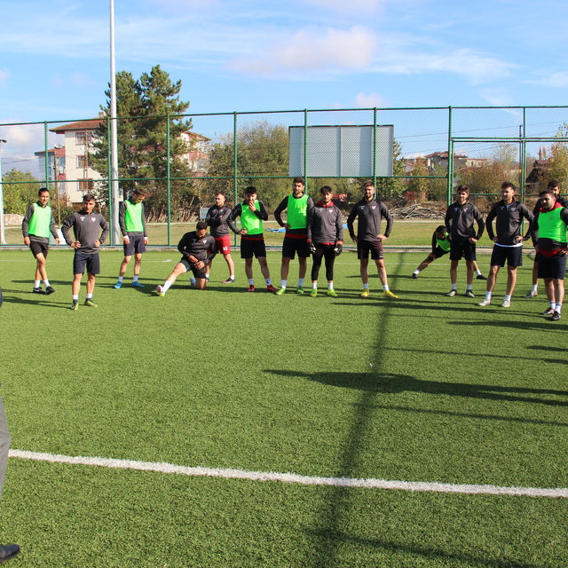 Pazar Belediye Başkanı Yılmaz, Pazarspor'u ziyaret etti