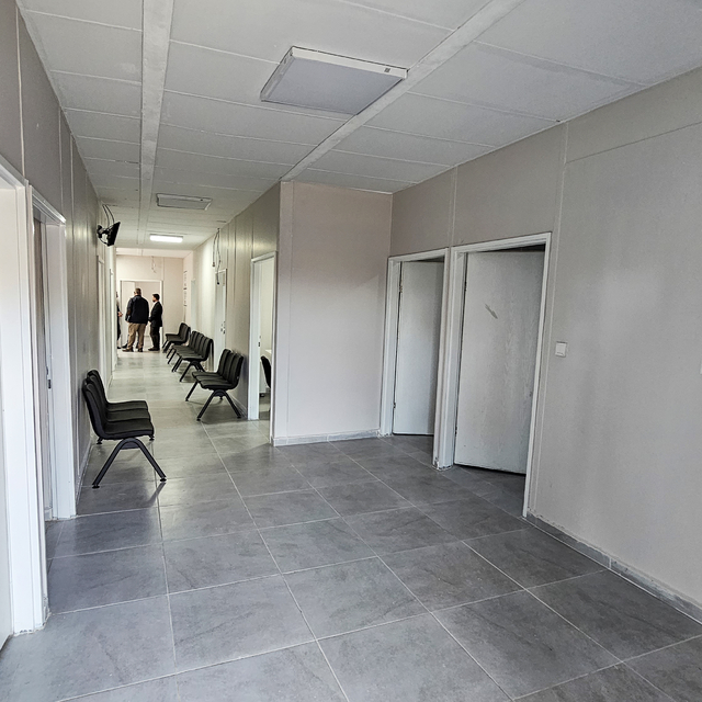 Hatay'da, depremlerde ağır hasar alan aile sağlığı merkezi yeniden inşa edi...