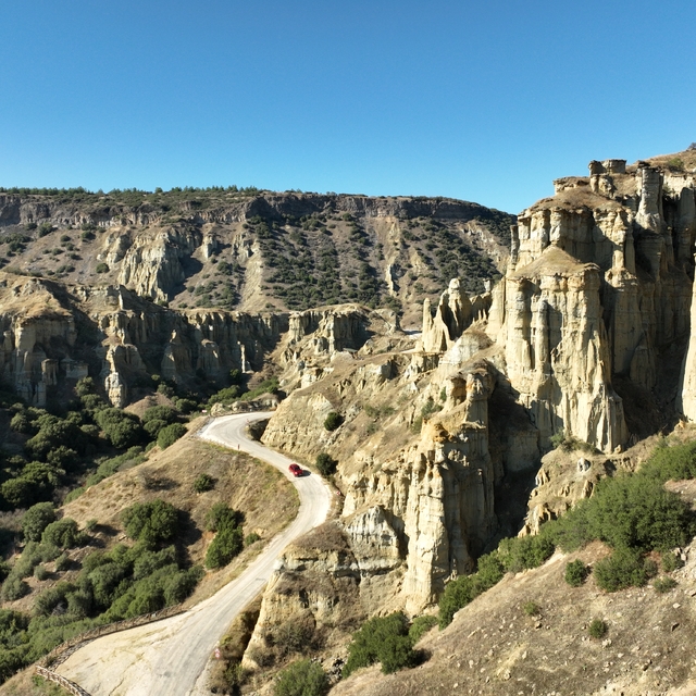 Kula'daki peribacalarına çevre düzenlemesi yapılıyor
