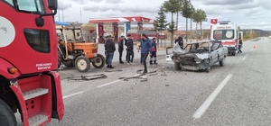 Çorum'da traktörle çarpışan otomobilin sürücüsü öldü