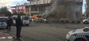 Elektrik kontağından çıkan yangında minibüs hurdaya döndü