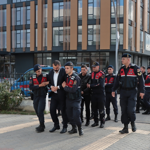 Kırklareli'ndeki uluslararası uyuşturucu kaçakçılığı operasyonunda 3 tutukl...