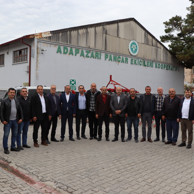 Söğütlü'deki mahalle muhtarlarından APEK Başkanı Karasakal'a ziyaret