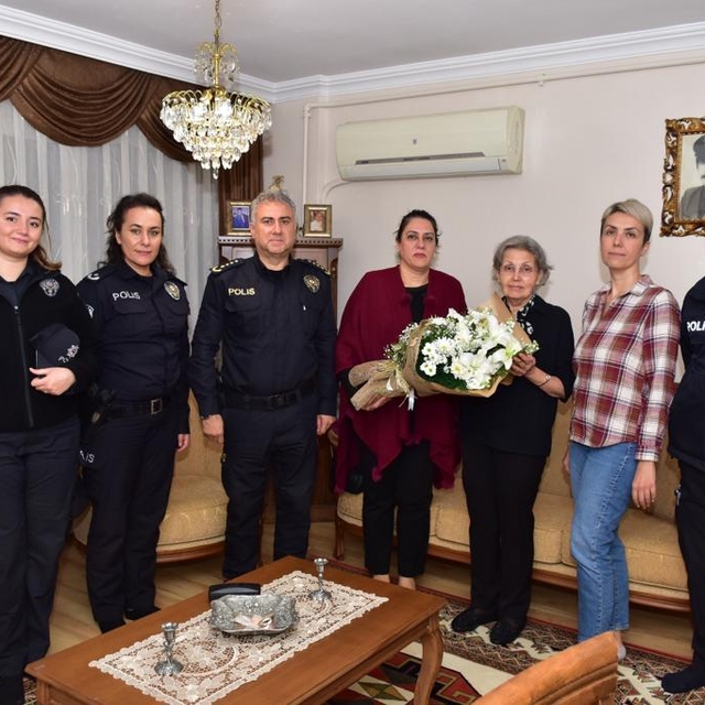 Manisa İl Emniyet Müdürü Aktaş'tan şehit ailesine ziyaret