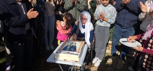 Cumhuriyet'le yaşıt Aydınlı Fatma Çiftçi'ye doğum günü sürprizi