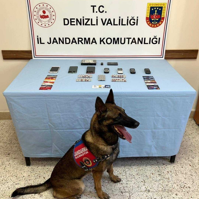 Denizli'de dolandırıcılık ve uyuşturucu operasyonunda yakalanan 4 şüpheli t...