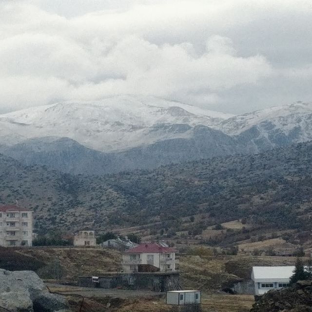 Nemrut Dağı'na yılın ilk karı yağdı