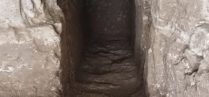 Adıyaman'da kaçak kazılarda 1900 yıllık oda mezarı bulundu