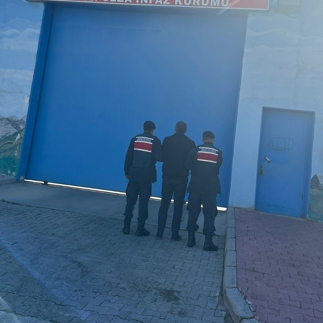 Dinar'da firari hükümlü yakalandı