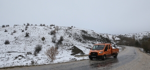 Eskişehir'in yüksek kesimlerinde kar yağışı aralıklarla etkili oluyor
