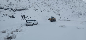 Siirt'te kar yağışı sonucu Geçittepe yolu ulaşıma kapandı