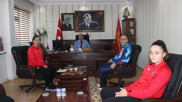 Osmaneli Kaymakamı Ünal, başarılı sporcuları kabul etti